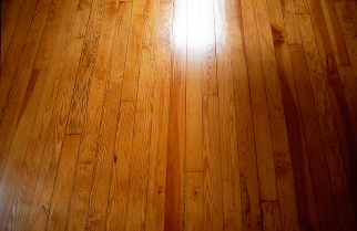 pine floor
                  detail